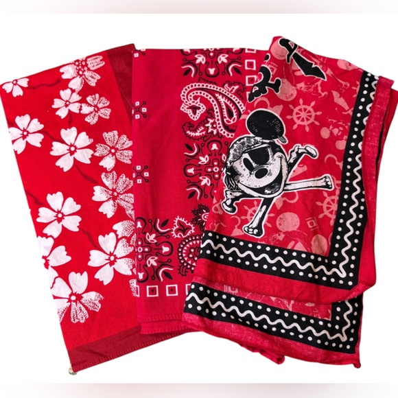 Vintage Bundle of Bandanas! - Picture 5 of 16